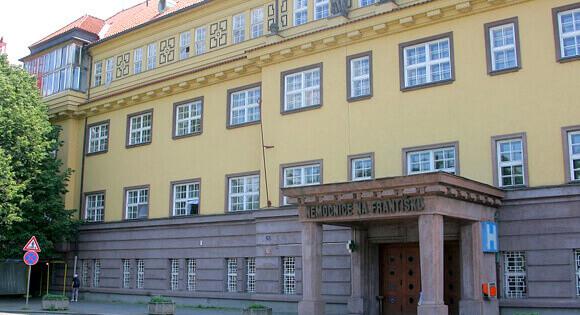 úklidové práce nemocnice Na Františku